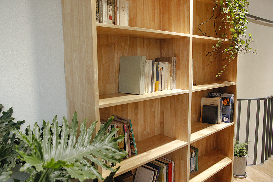 如同“山谷”的一般植物书店