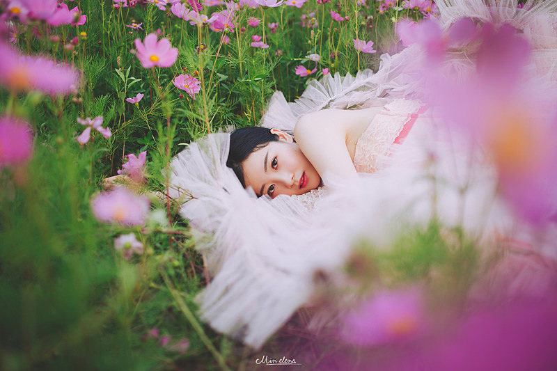 挽起彩虹的衣裳，追寻花朵的天堂（图ZODc0MzU1OTY=） - 人像摄影 - 站酷设计师敏elena原创素材 - 站酷ZCOOL