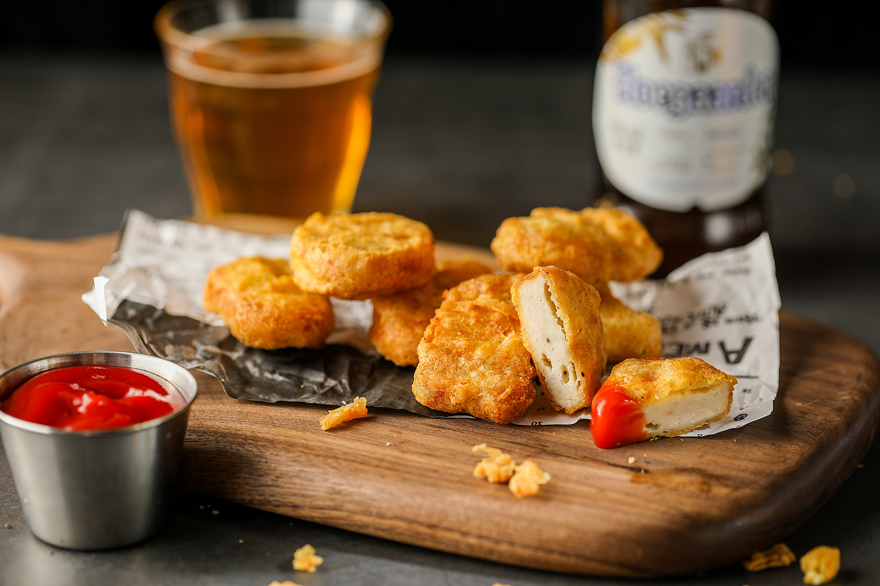 美食摄影丨汉堡 炸鸡 啤酒（图ZMjA3NjYzMzMy） - 产品摄影 - 站酷设计师伟世李原创素材 - 站酷ZCOOL