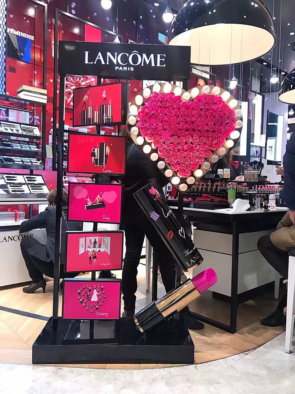 LANCOME New L'ABSOLU ROUGE 兰蔻金纯玫瑰丝缎唇膏 专柜道具（图ZNzU4MzY0Mjg=） - 建筑/空间 - 站酷设计师f110blizzard原创素材 - 站酷ZCOOL