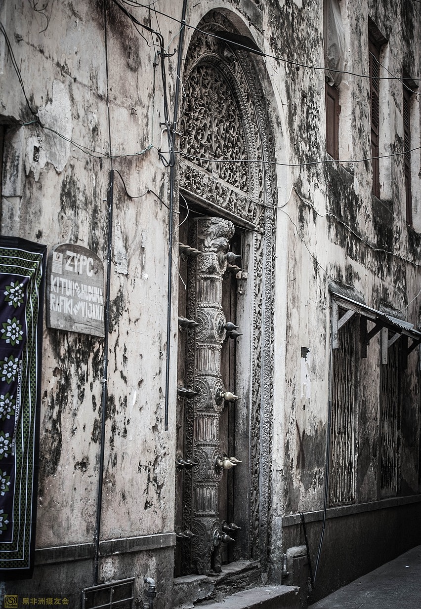 这个门有个性吧,当时这家得有多豪华啊。