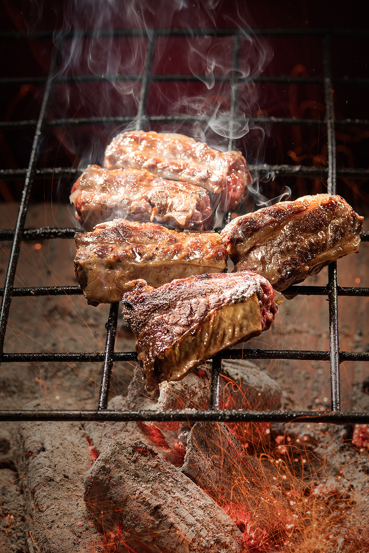 炭在烧 火在跳|烤肉的炭火质感