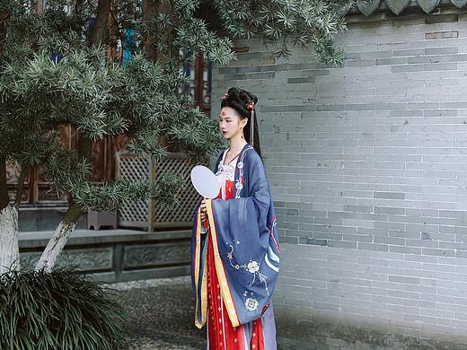 鬓边不是海棠红