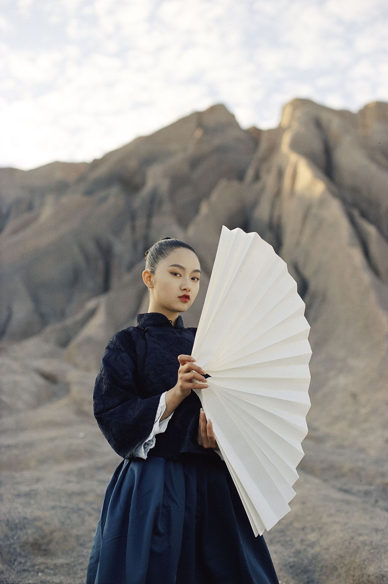 见山（图ZMjMyMjI3MDEy） - 人像摄影 - 站酷设计师野犬七原创素材 - 站酷ZCOOL