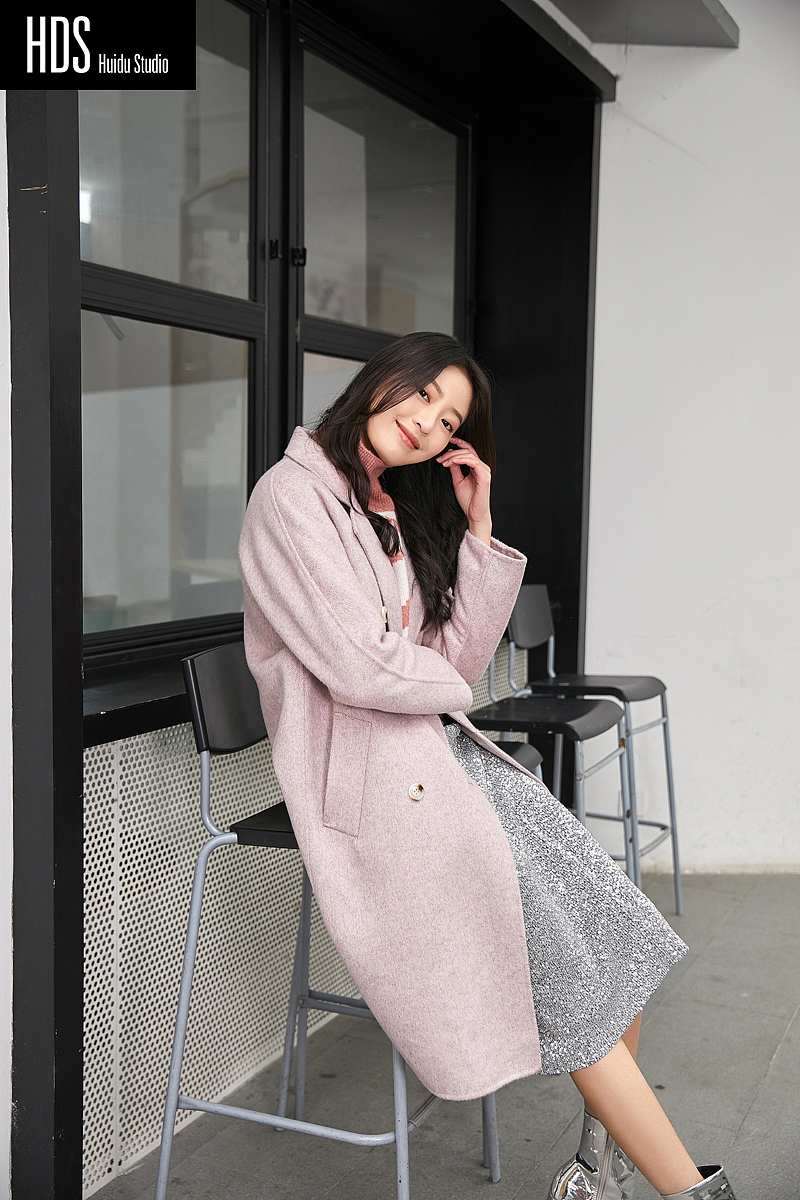 女装秋冬装模特外景拍摄