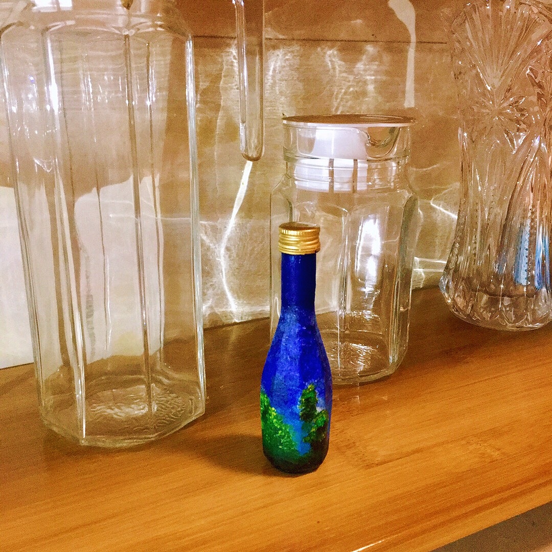 瓶子的新装-丙烯画