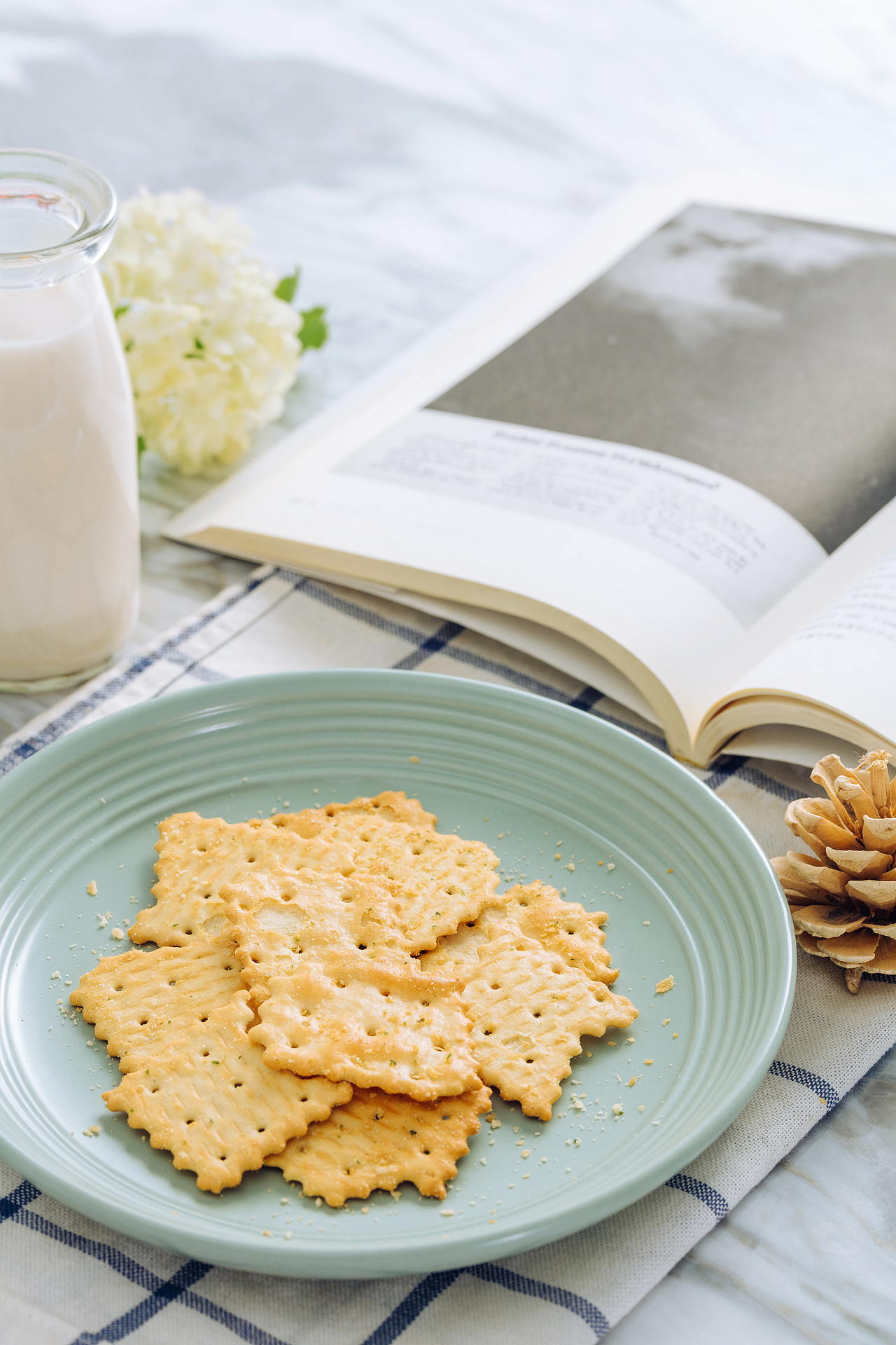 MINISO酸奶洋葱味苏打饼干