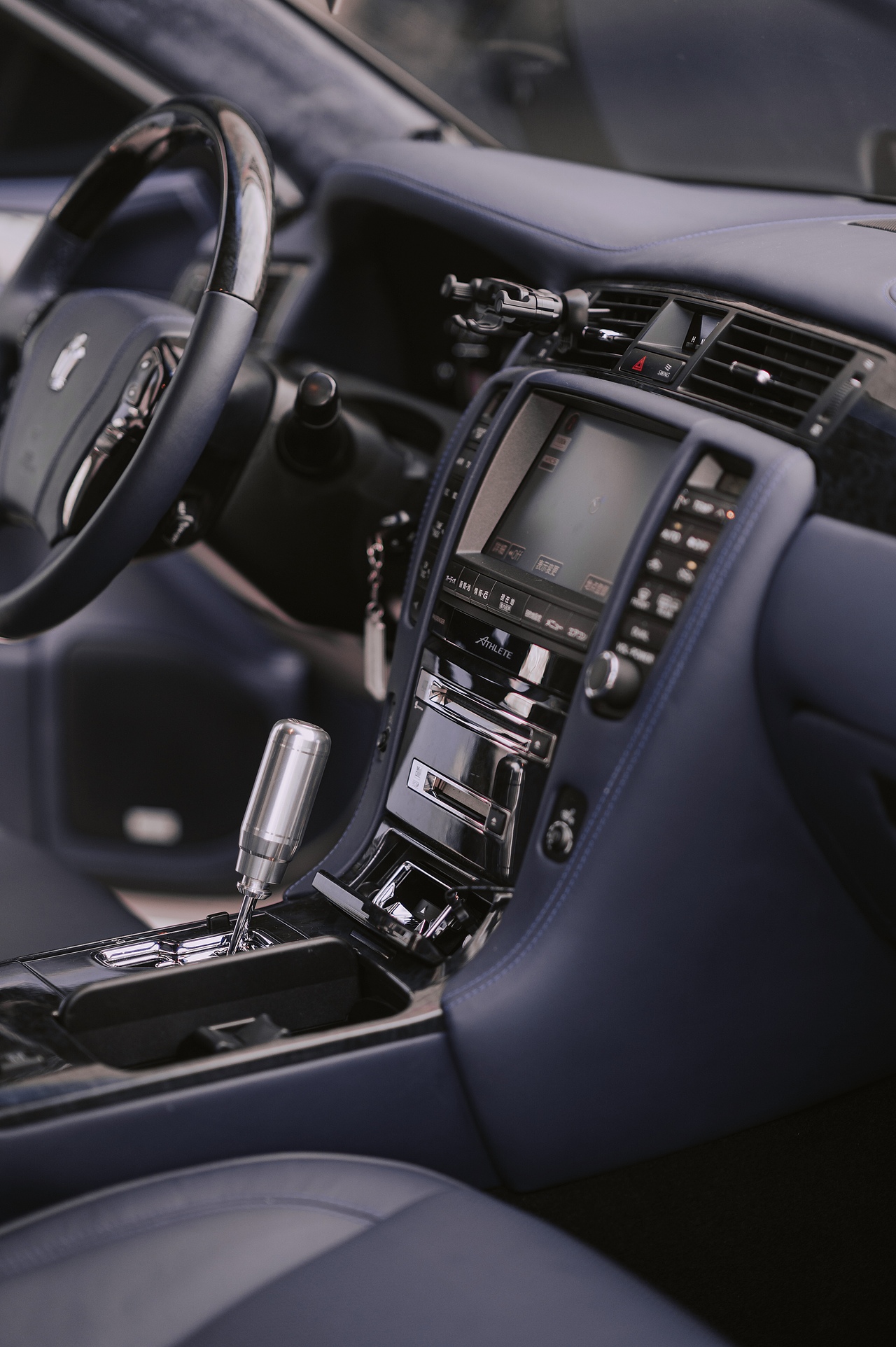 《褪去-12代丰田皇冠》_想·享摄影（图ZMjU3NDg1Mjk2） - 其他摄影 - 站酷设计师Image想原创素材 - 站酷ZCOOL