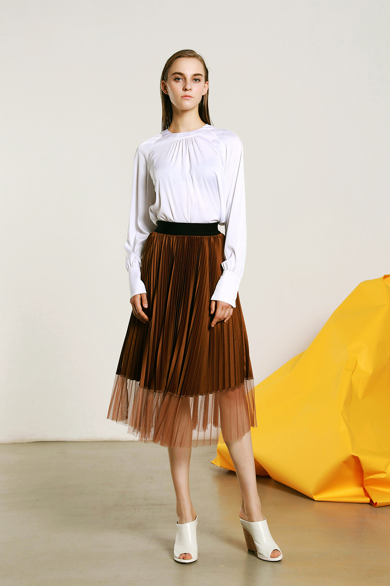服装模特——外模服装拍摄+精修（图ZMTQ4MDEwNTY4） - 电商 - 站酷设计师新视界摄影原创素材 - 站酷ZCOOL