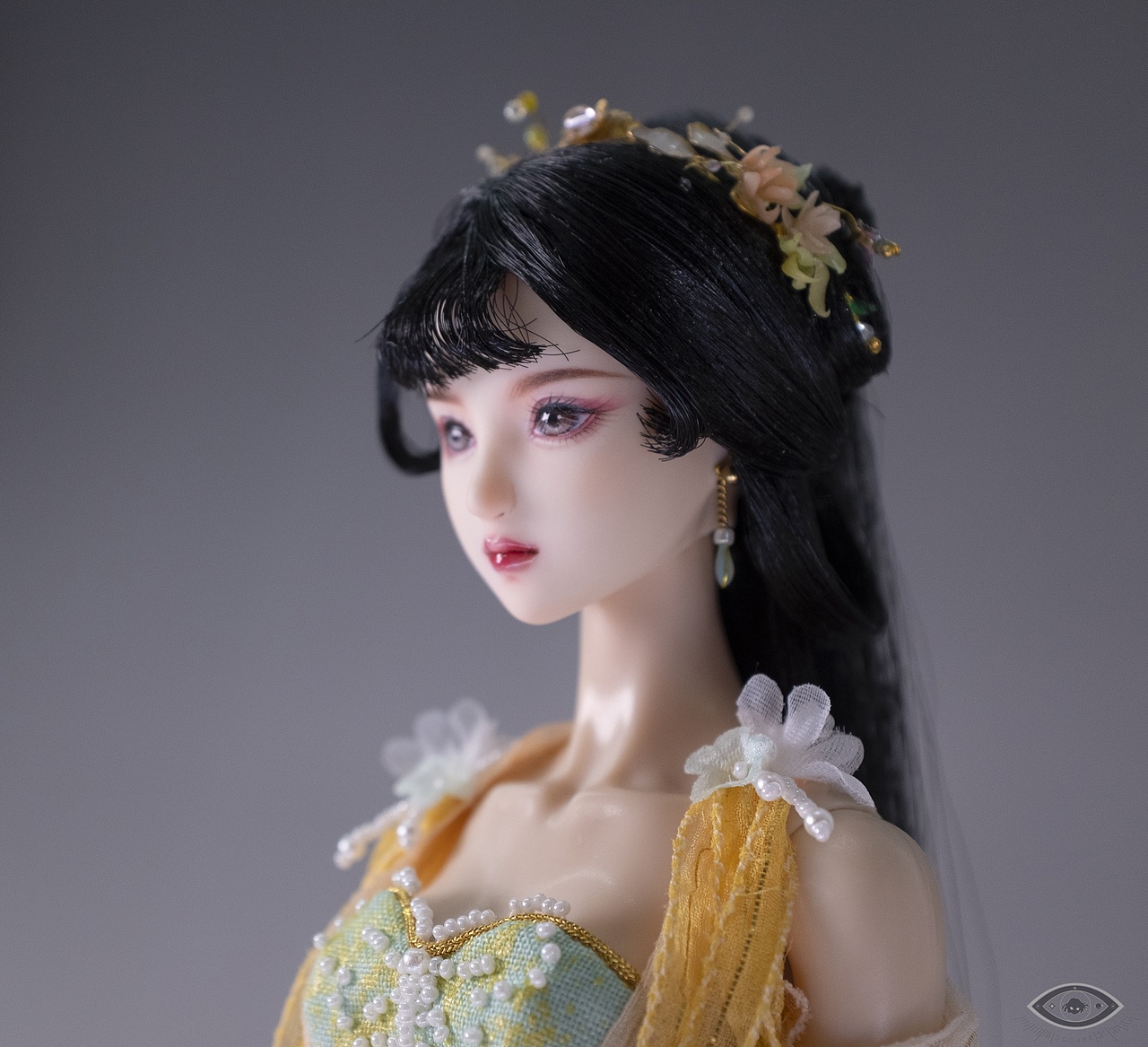 「睹尔DOOARE合作成品--芒种」
妆师:龙龙龙<br>服装师:子虚集<br>发型&首饰师:范范<br>扇师:瑞