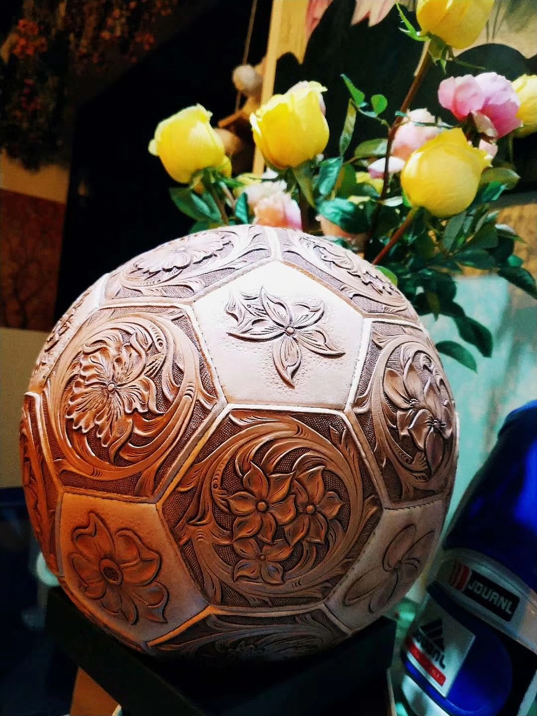 手工皮雕足球（图ZMTUwNDMxNzMy） - 工艺品设计 - 站酷设计师circle皮雕手作理原创素材 - 站酷ZCOOL
