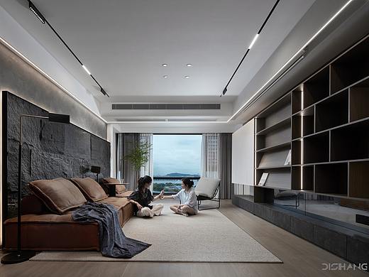 148㎡轻奢风,光影深浅下的生活感