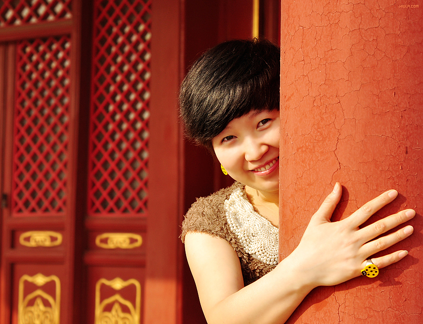 阳光下的弯月（图ZMjU0NTk1Ng==） - 人像摄影 - 站酷设计师hiula原创素材 - 站酷ZCOOL