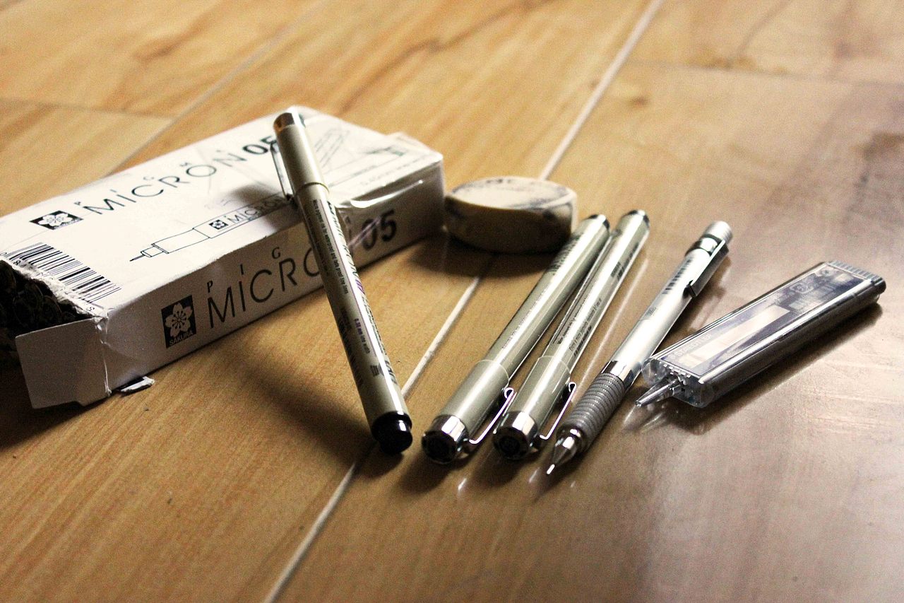 用具：樱花牌针管笔，型号0.1,0.2，0.05