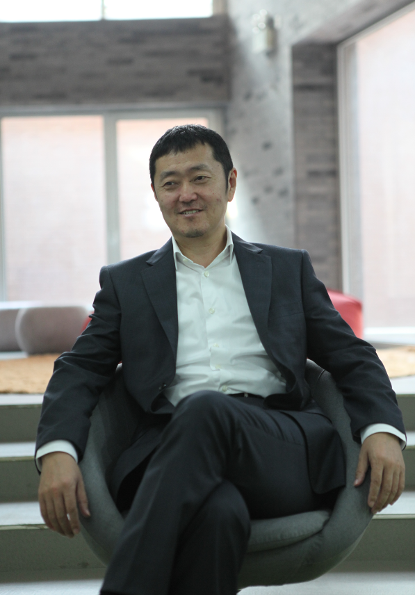 2人物摄影《链家地产董事长 左晖》