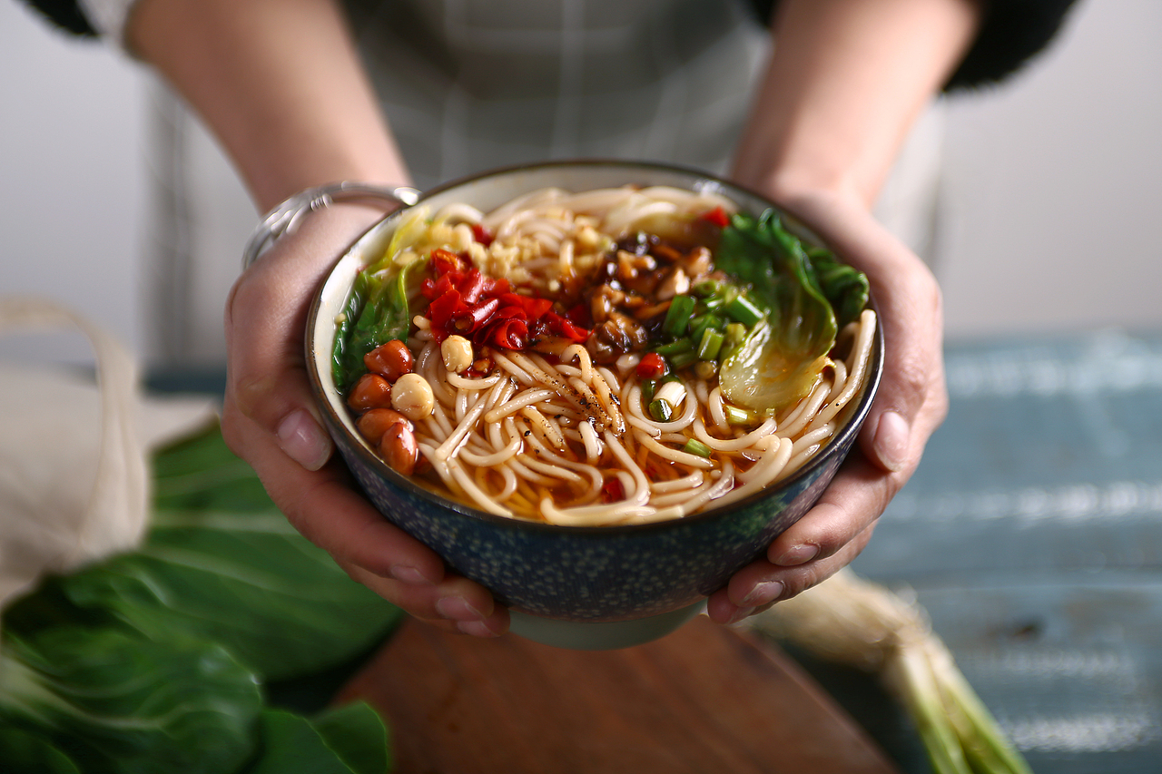 做了一碗汤粉 米粉米线面食 美食拍摄食品摄影