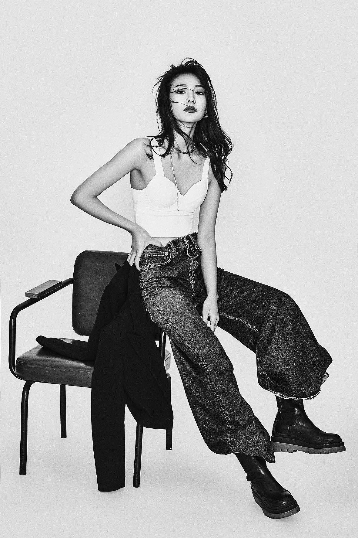 你看，連晚風也如期而至，你卻总也不來。（图ZMjYzMDM1MzY4） - 人像摄影 - 站酷设计师模特经纪JACKY原创素材 - 站酷ZCOOL