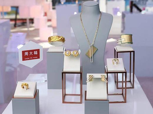 周大福珠寶 x 當(dāng)凡爾賽相遇故宮（個(gè)人主頁(yè)-ZNTg1NTY4OTI=） - 首飾設(shè)計(jì) - 站酷設(shè)計(jì)師中法品牌美學(xué)中心原創(chuàng)素材 - 站酷ZCOOL