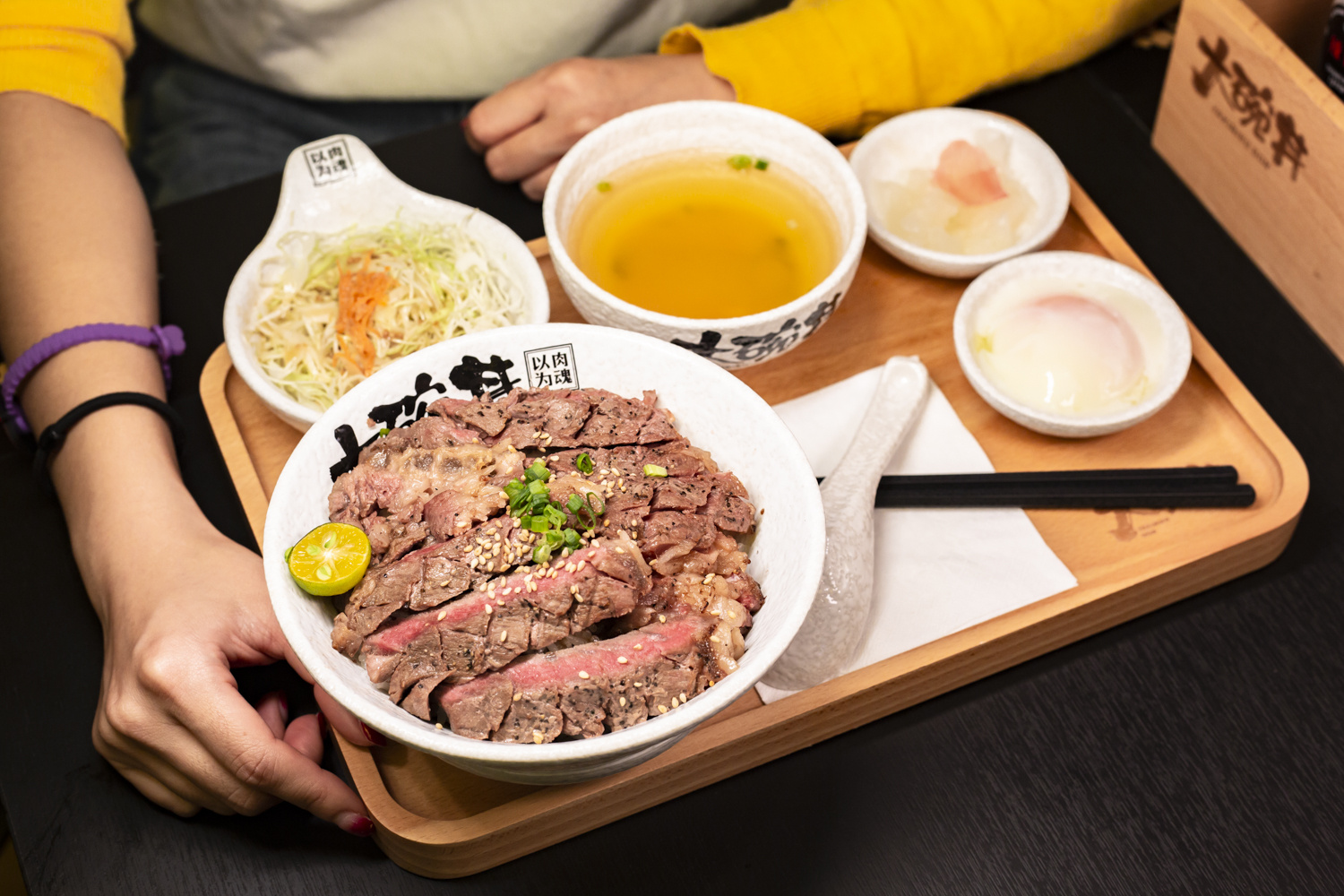在家也能做的日本美食——寿喜烧 | All About Japan