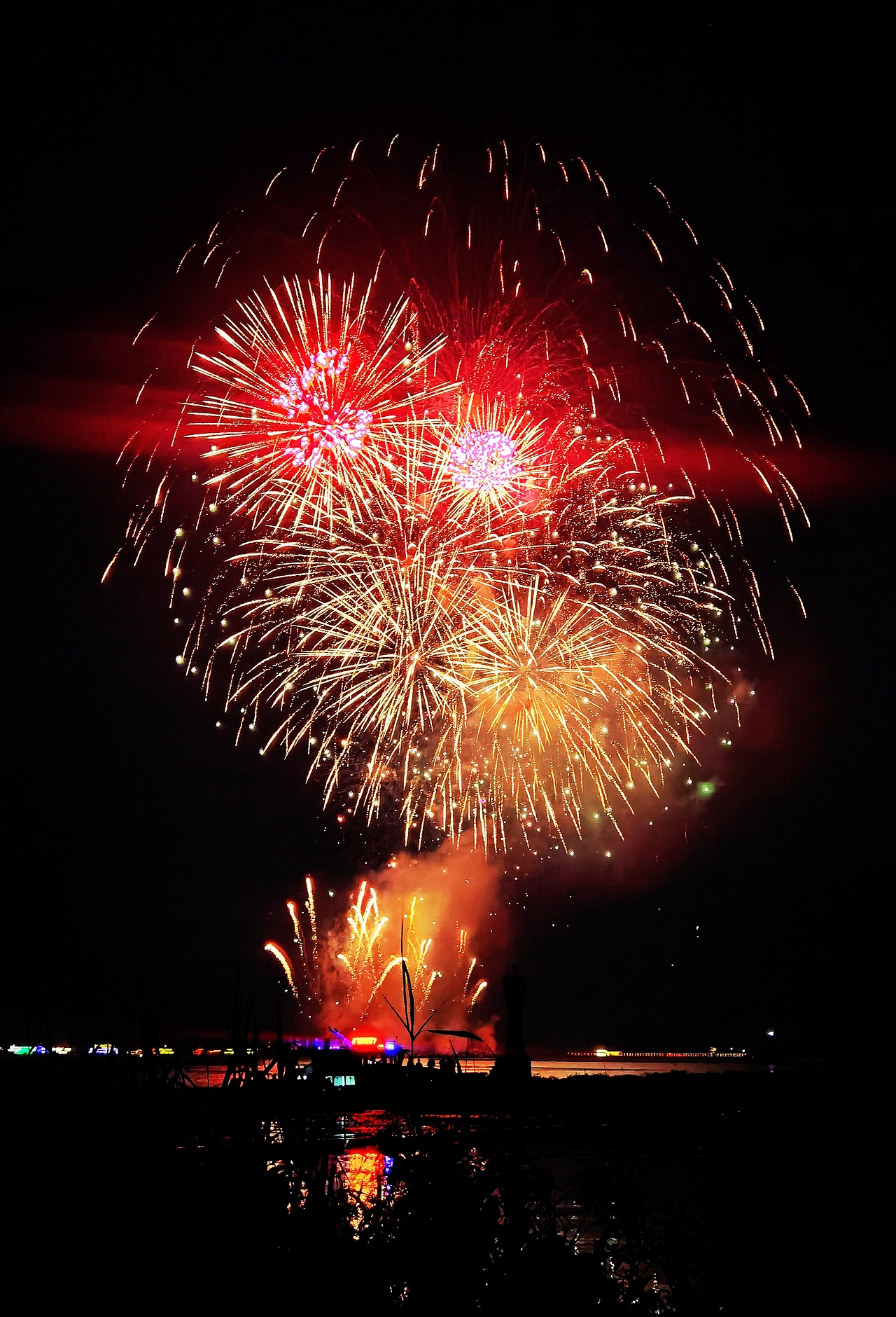 鼋头渚烟花大会（图ZMzE2MTk1NzEy） - 其他摄影 - 站酷设计师惊笛原创素材 - 站酷ZCOOL