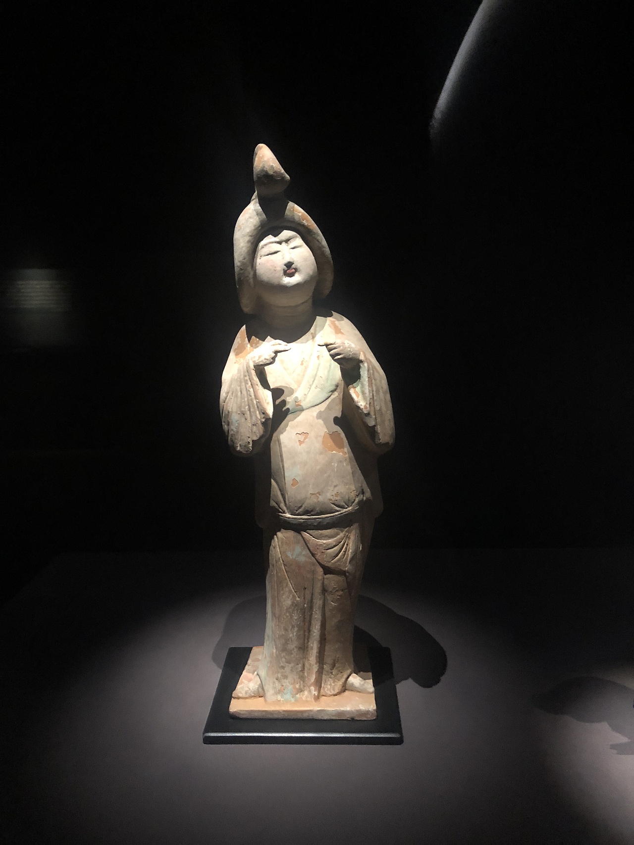 戏精陶俑变身现代小姐姐