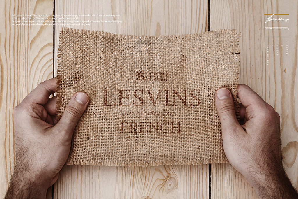 LESVINS路瓦酒社红酒品牌VIS识别系统设计-因心设计