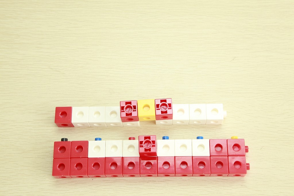 一款简单的玩具组装定格动画制作。