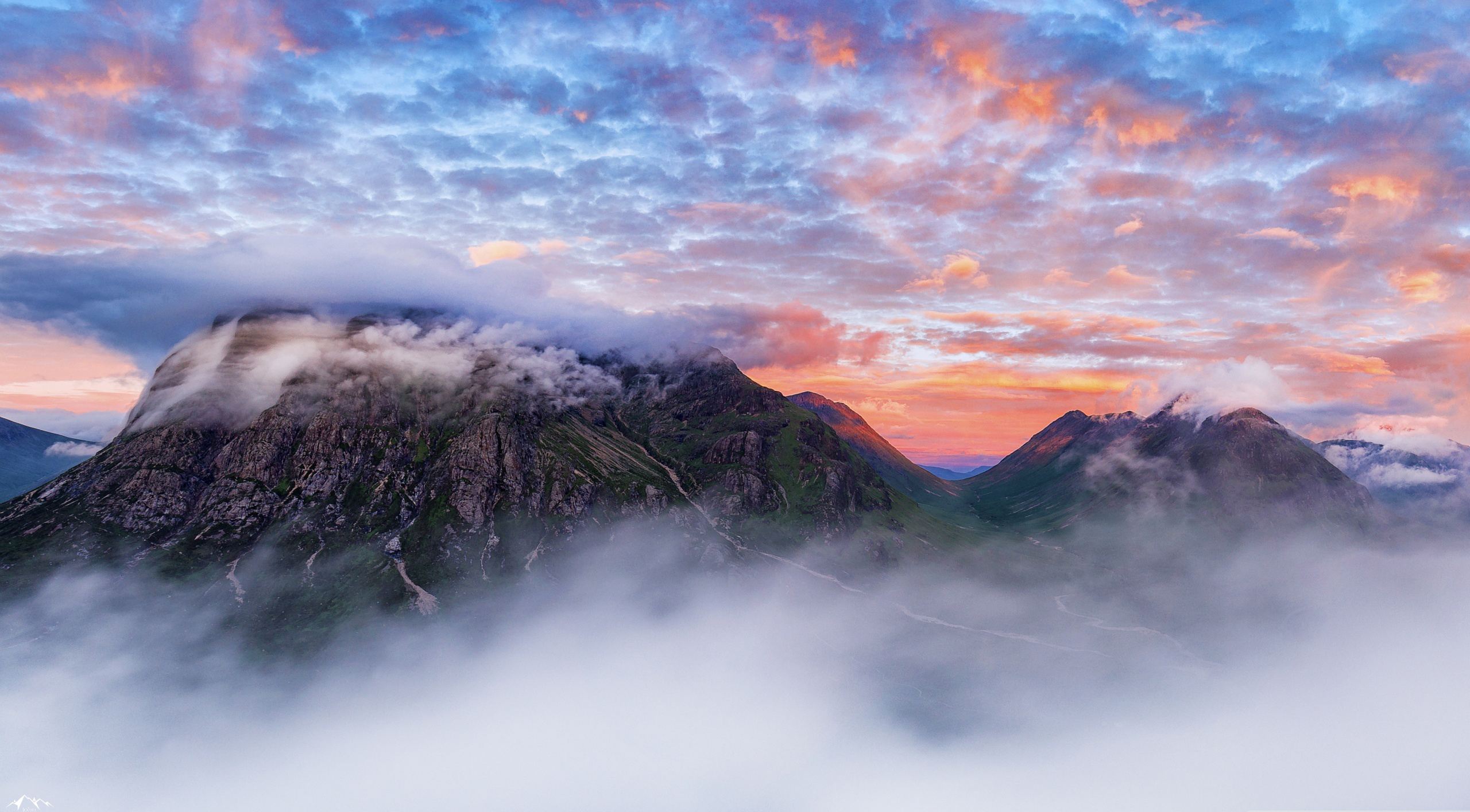 Riven_的個(gè)人主頁(yè)（封面預(yù)覽） - 主頁(yè)封面設(shè)置 - 站酷設(shè)計(jì)師Riven_原創(chuàng)素材 - 站酷ZCOOL