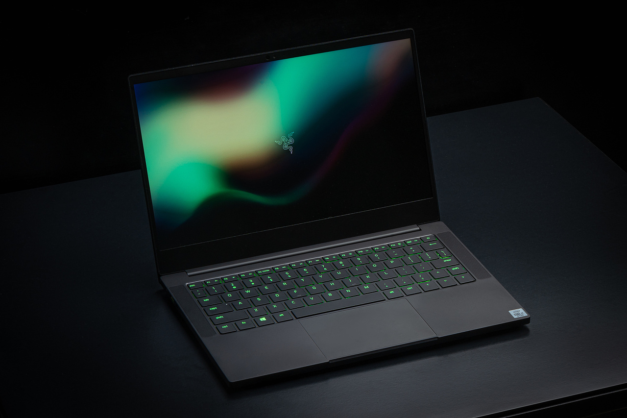 雷蛇灵刃13笔记本电脑