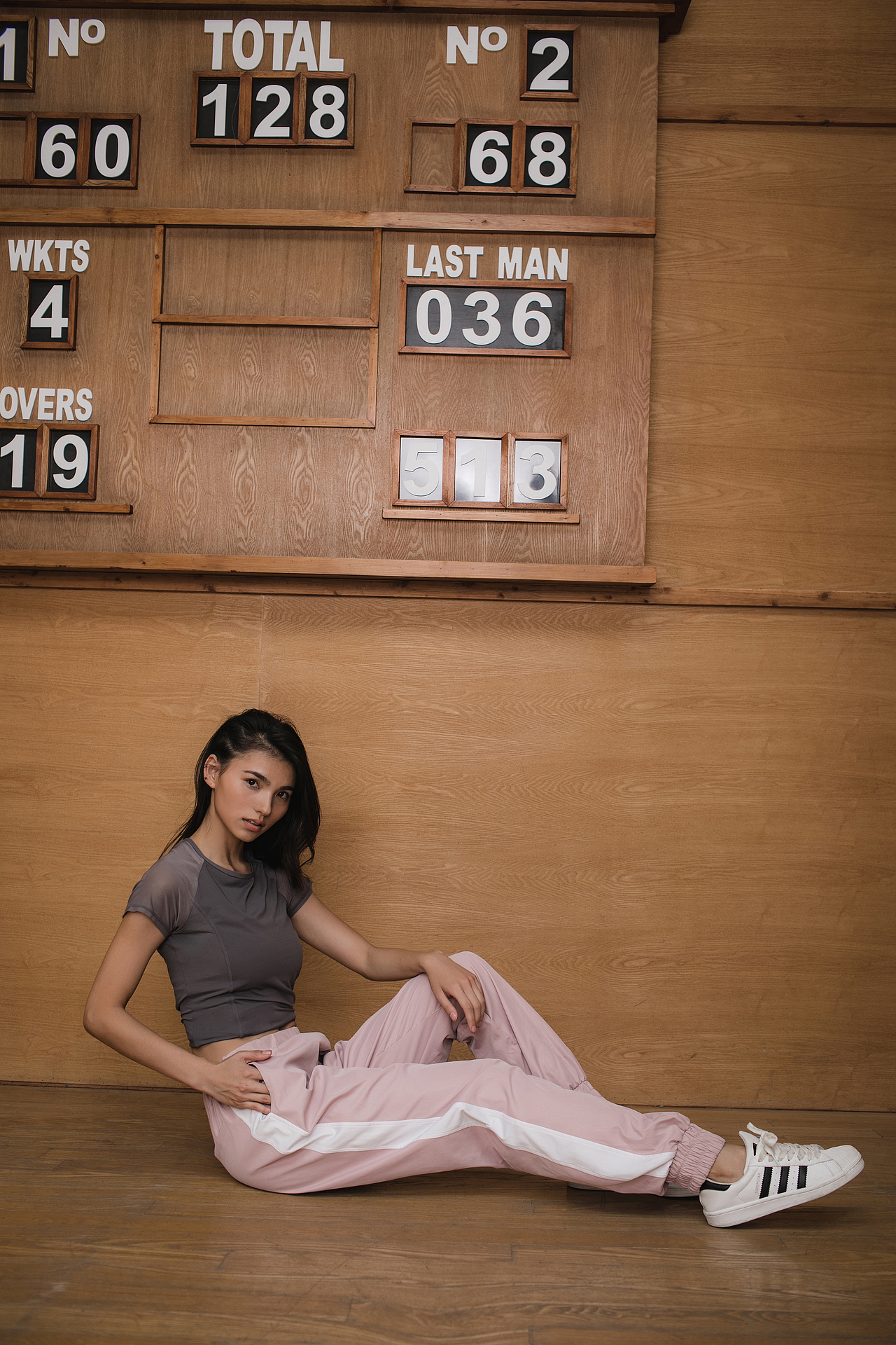 淘拍·基地内景女中模瑜伽服作品（图ZMzE1MTU1MTgw） - 时尚/艺术摄影 - 站酷设计师咸哥原创素材 - 站酷ZCOOL