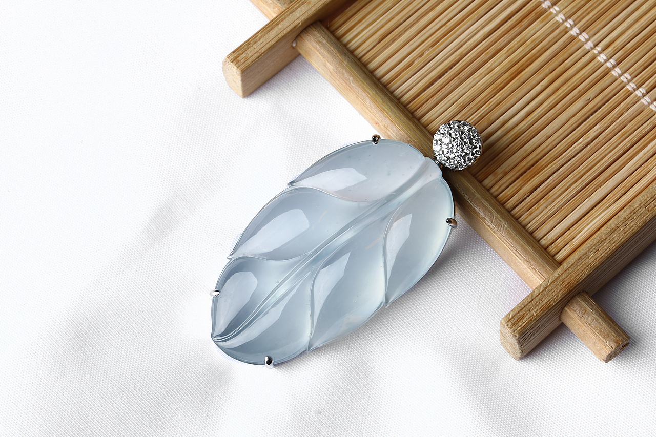 翡翠（图ZMTQ5NjA3MDAw） - 产品摄影 - 站酷设计师珠宝摄影修图原创素材 - 站酷ZCOOL