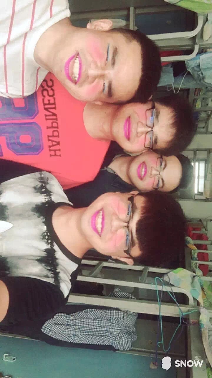 你说毕业遥遥无期，转眼就各奔东西。（图ZNTEwMDU4OTY=） - 人像摄影 - 站酷设计师流浪的_风原创素材 - 站酷ZCOOL