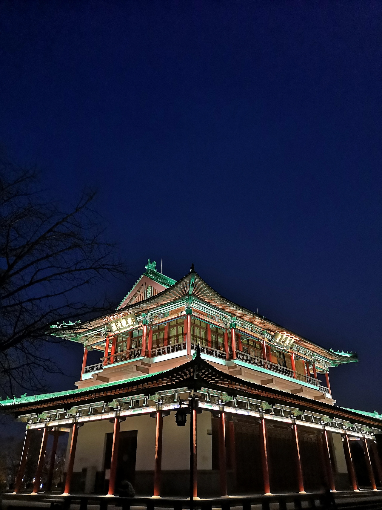 济南大明湖夜景摄影