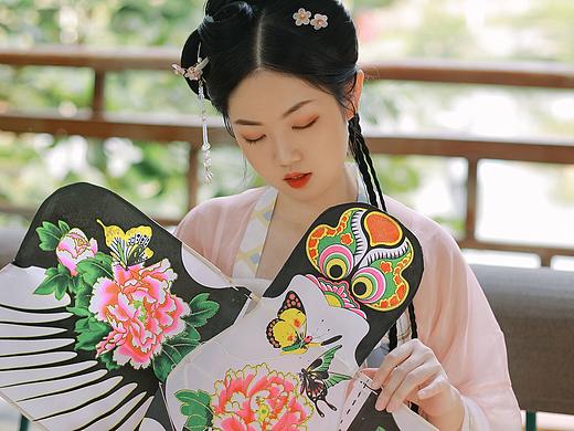 你似春风百花闻 一掠山河万木生