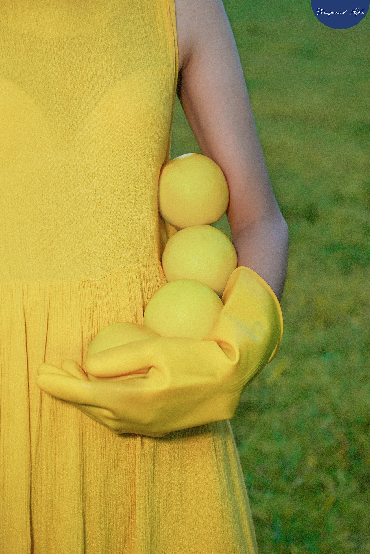 『像奇妙的雀黃色羅馬煙火那樣』（圖ZMTcyMTcyNTcy） - 人像攝影 - 站酷設(shè)計(jì)師黃一味原創(chuàng)素材 - 站酷ZCOOL