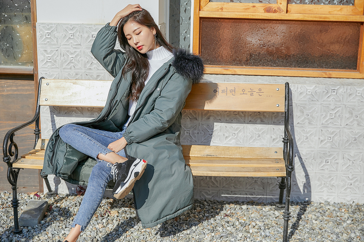 羽绒服韩国模特外景拍摄