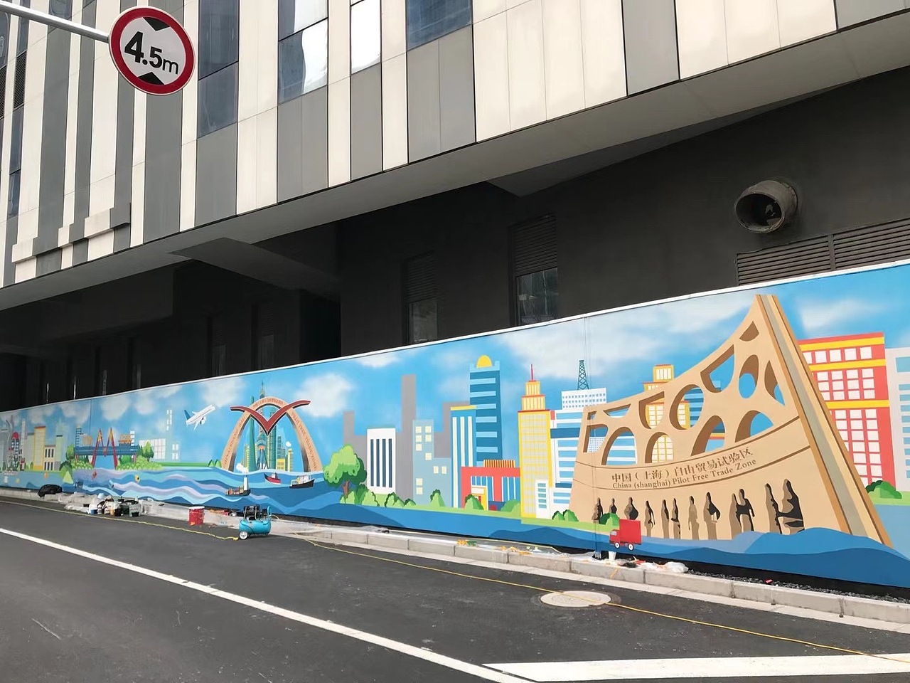 地铁站围墙彩绘