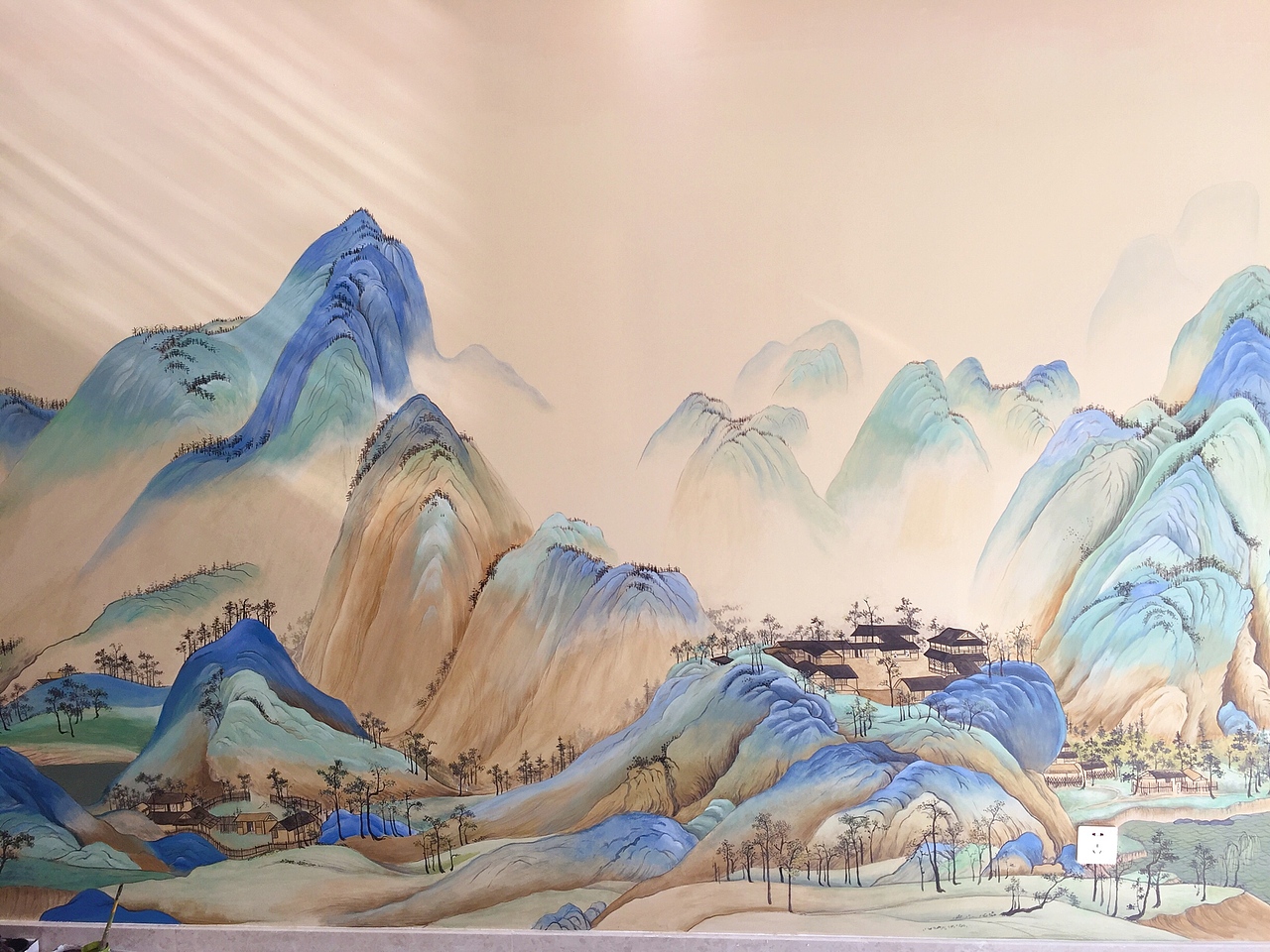 分享收藏墙绘壁画造景墙绘山水画墙绘工笔画金箔墙绘作品做了一些动图