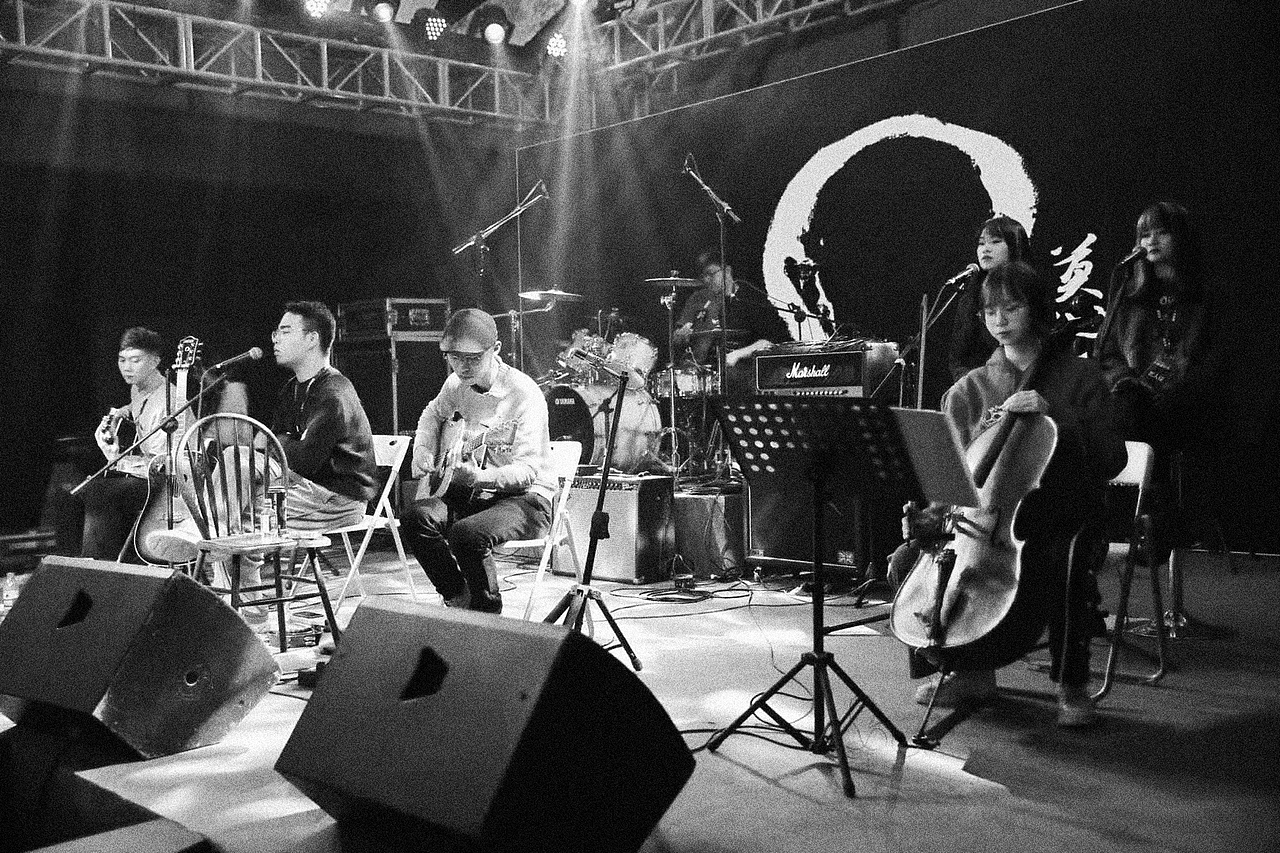 莫迪戈 夜短画长2020演出海报