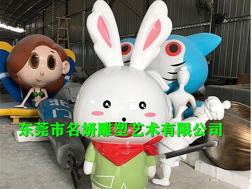 带动商场流量的提升玻璃钢兔子雕塑IP形象卡通迎宾摆件