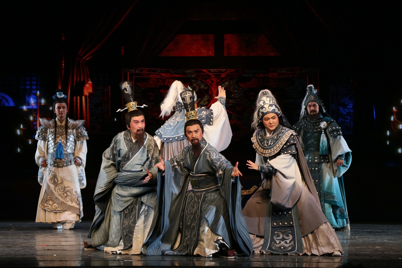 黄梅戏《小乔初嫁》舞台剧照