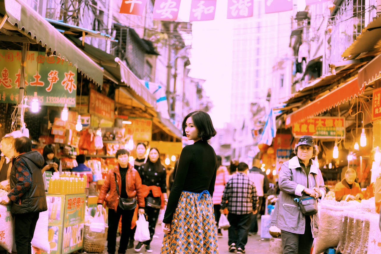 越美丽的东西我越不可碰。