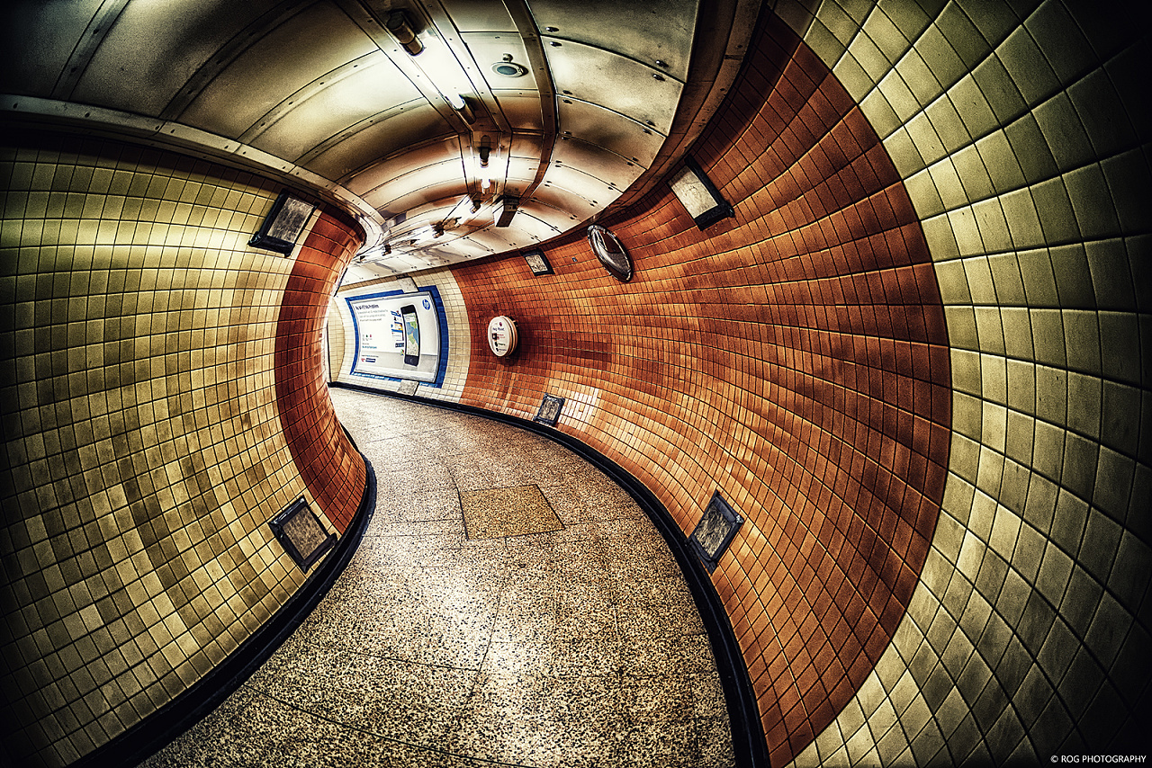 【伦敦地铁】对称篇|摄影|环境/建筑摄影|安一然Roger - 原创作品 - 站酷 (ZCOOL)