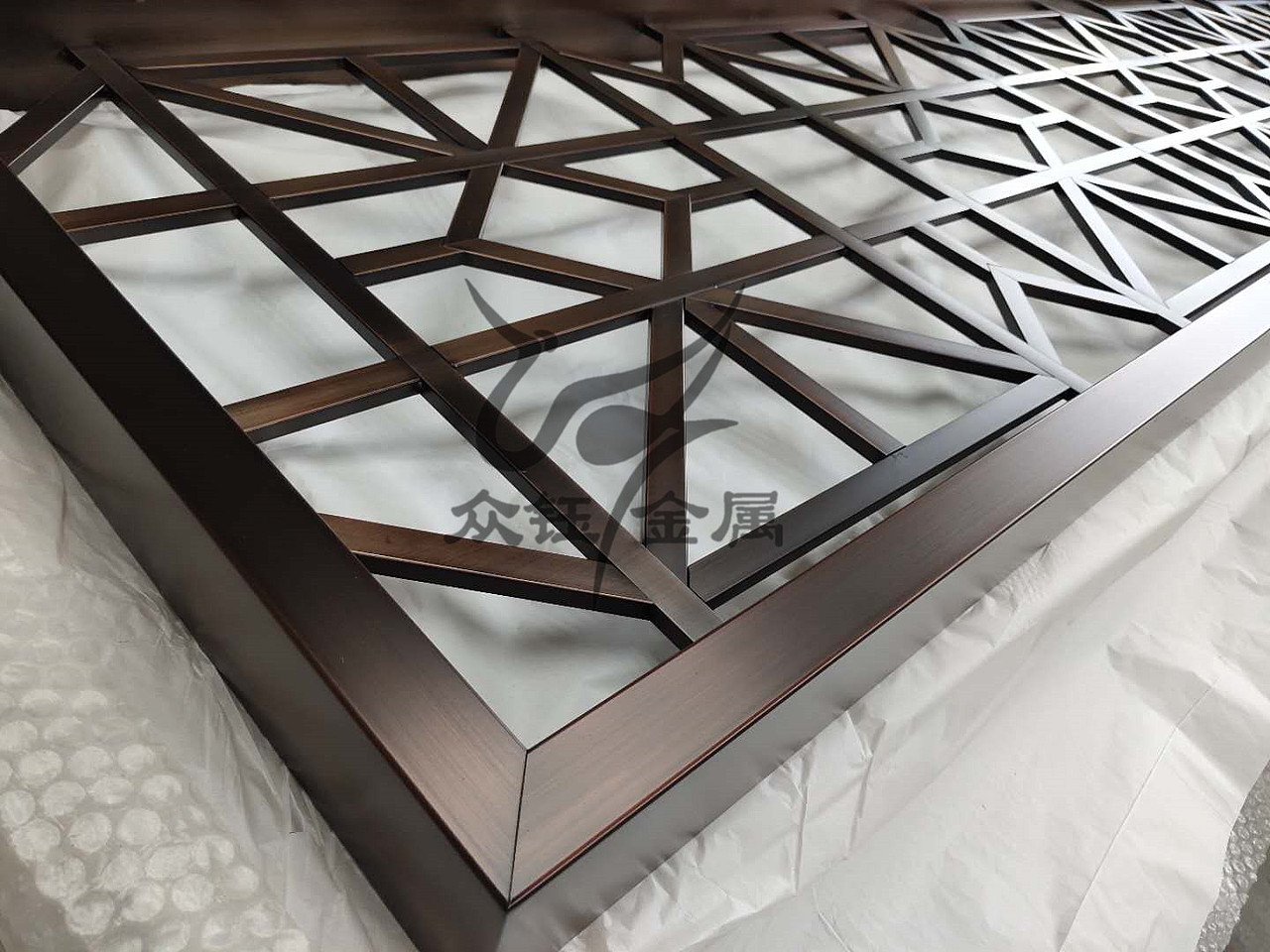 经典仿铜不锈钢屏风  设计制作安装一体