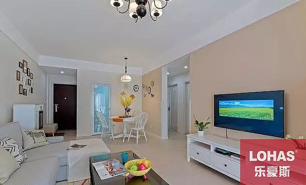 80平竟然装出三居室，阳台格外有特色！