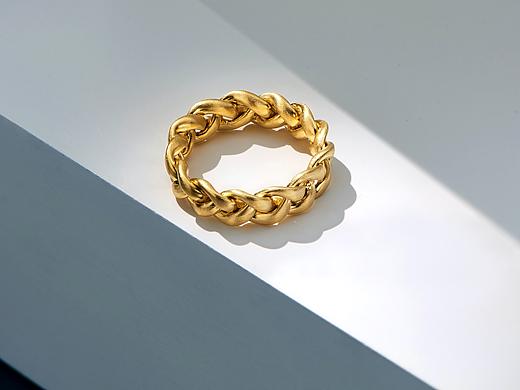 看见丝带就有点圣诞节的感觉