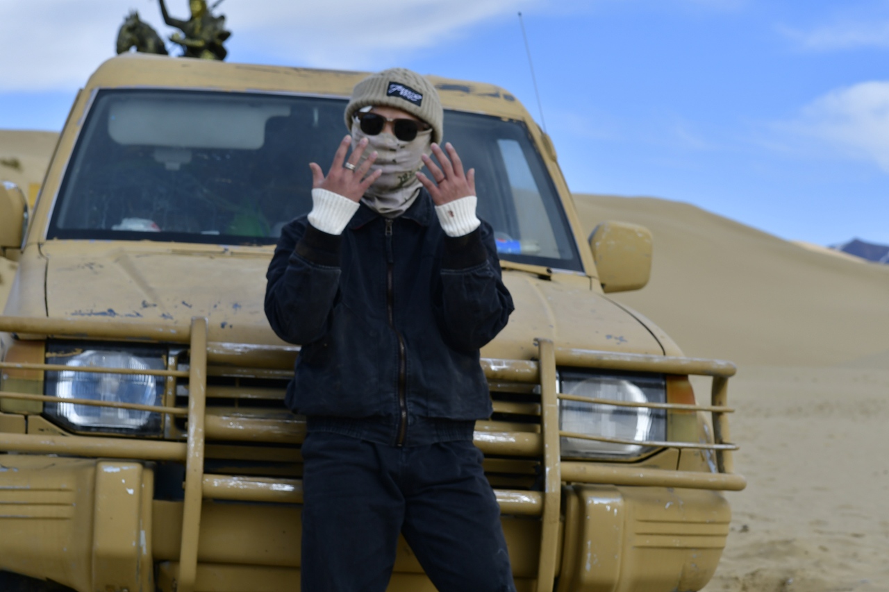 沙漠旅行与滑板