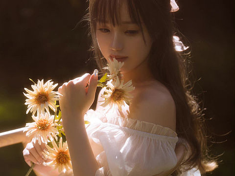 午后花园 阳光 朦胧 复古 温柔拍好看的照片 发丝发光