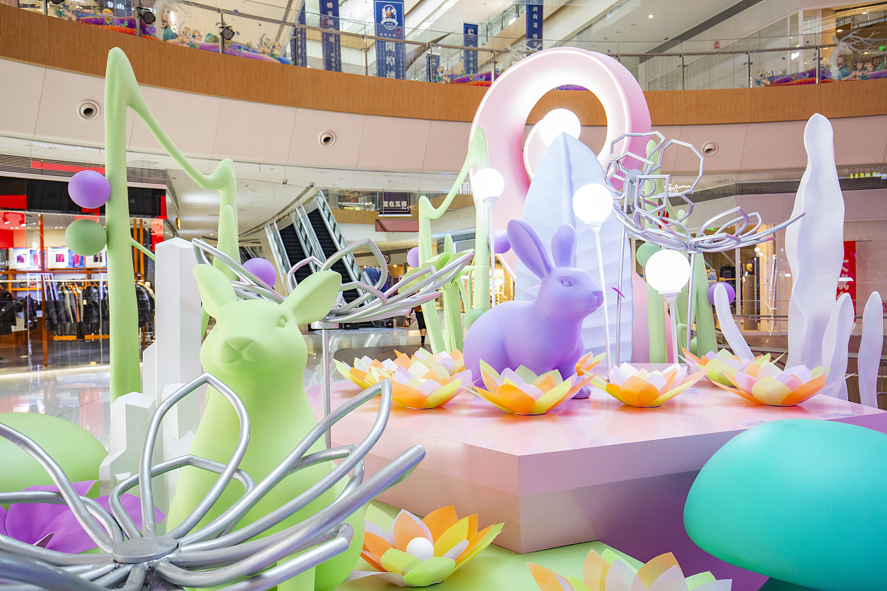 济南领秀贵和购物中心美陈设计