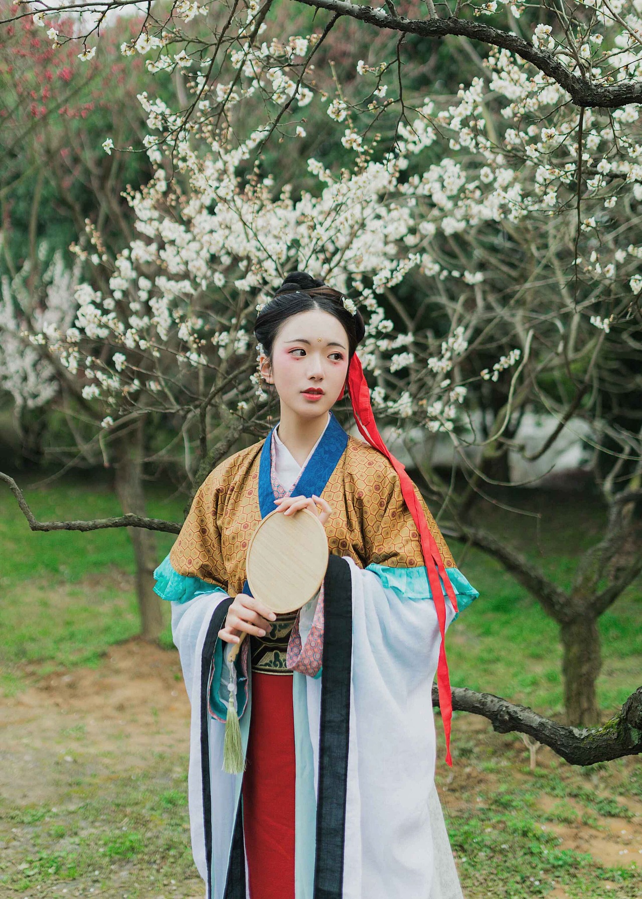 阳春三月花意浓